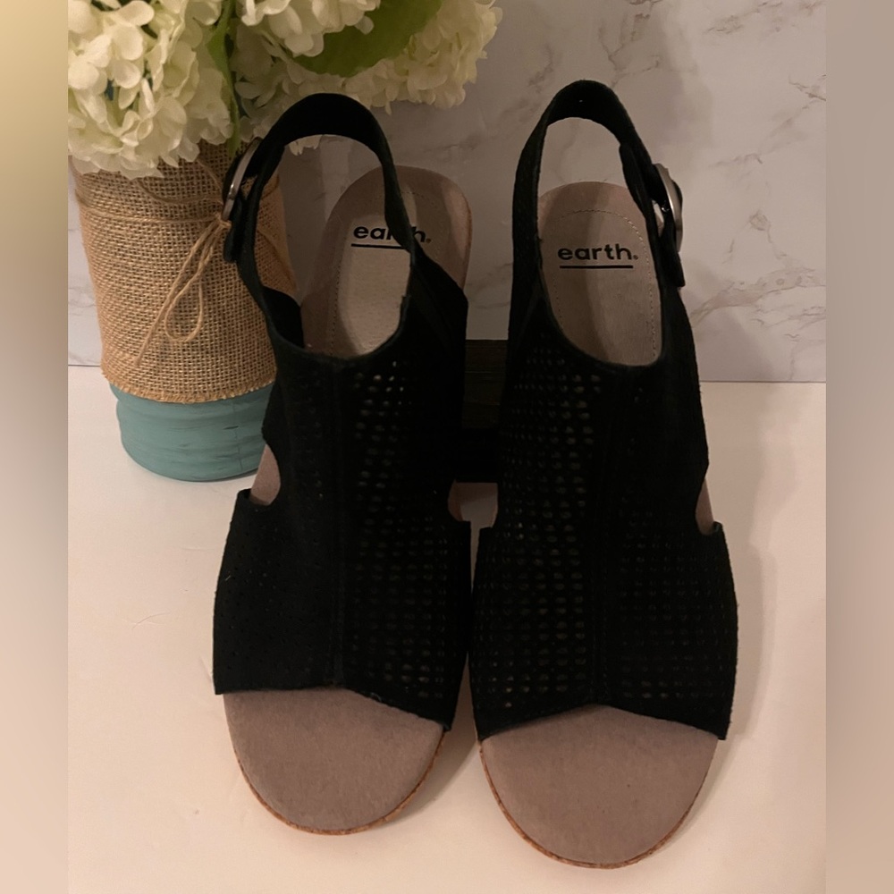 Earth Black Open-Toe Slingback Sandals